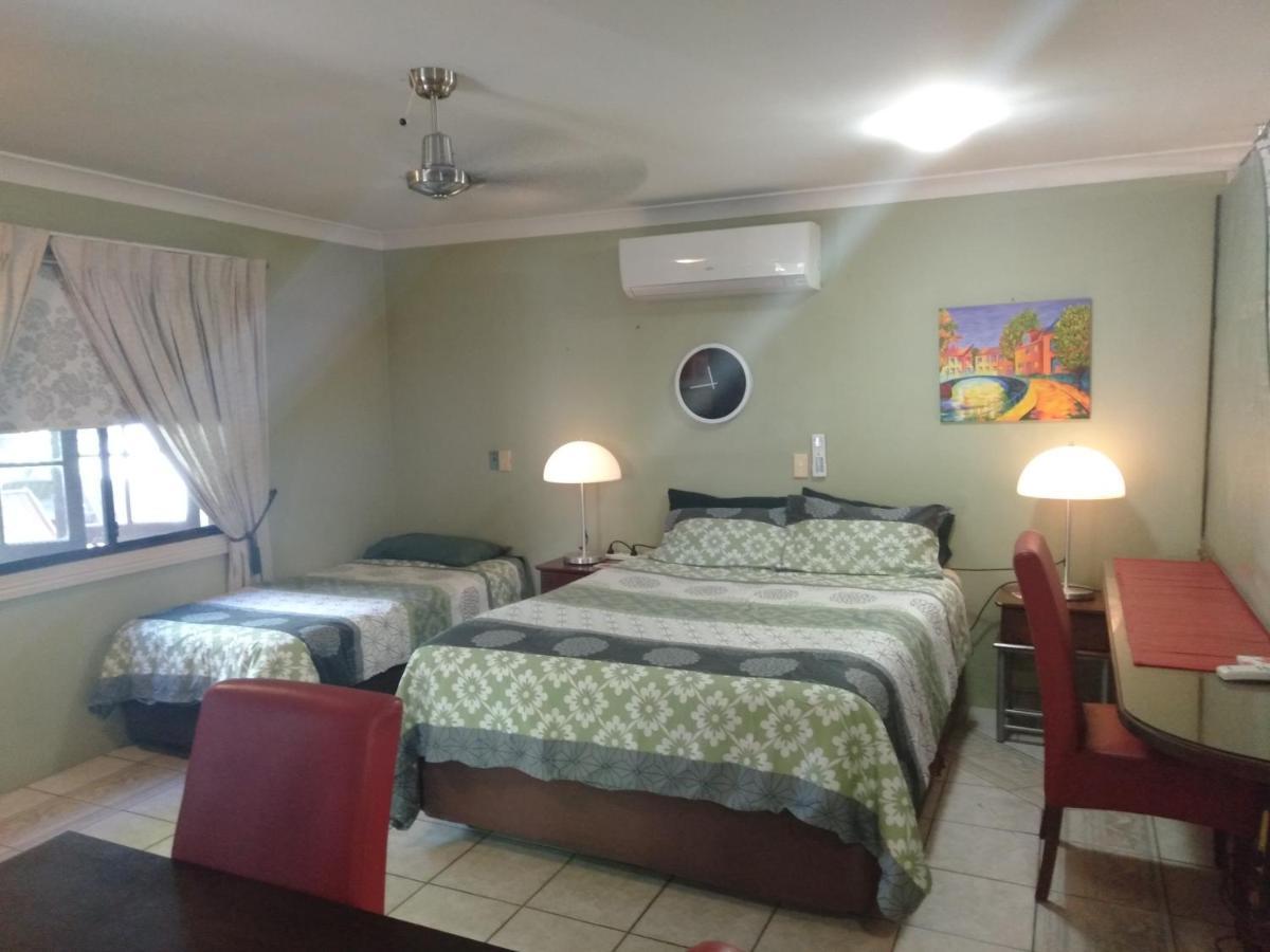 Homestay At Julie'S Cairns Bagian luar foto