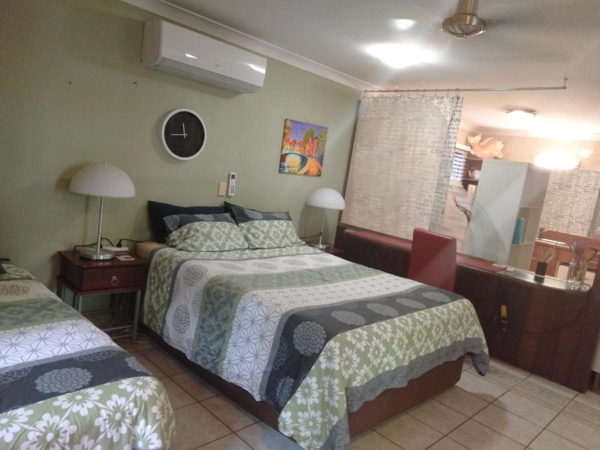 Homestay At Julie'S Cairns Bagian luar foto