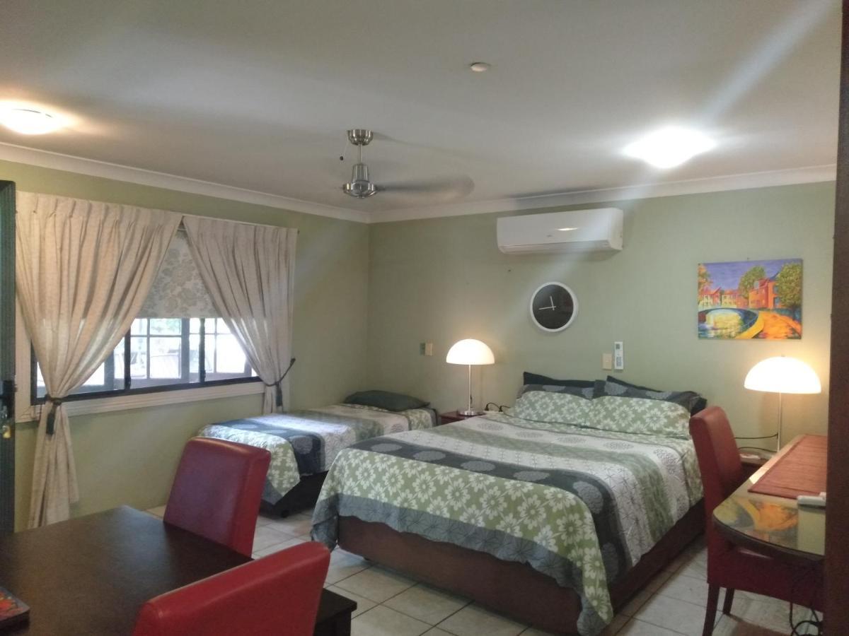 Homestay At Julie'S Cairns Bagian luar foto