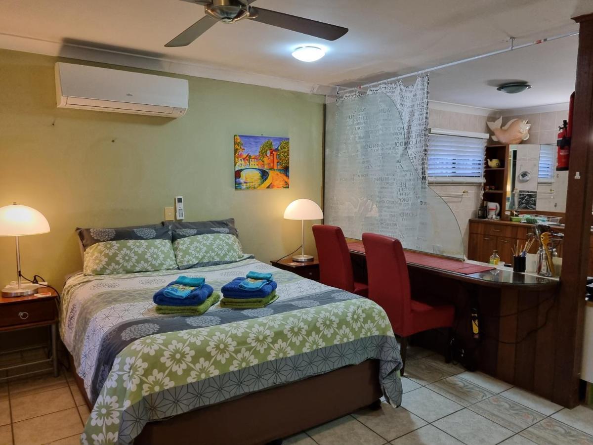 Homestay At Julie'S Cairns Bagian luar foto