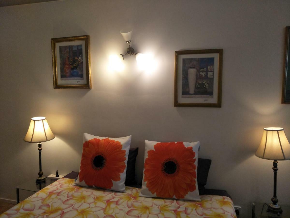 Homestay At Julie'S Cairns Bagian luar foto